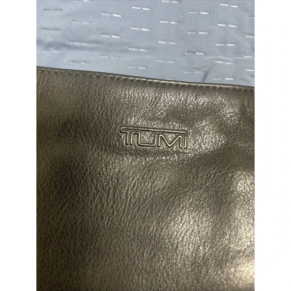 TUMI 6923D Bryce Black Leather Messenger Bag Crossbody Shoulder Flap Pouch